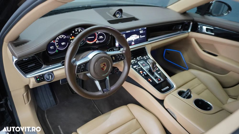 Porsche Panamera 4 E-Hybrid - 12