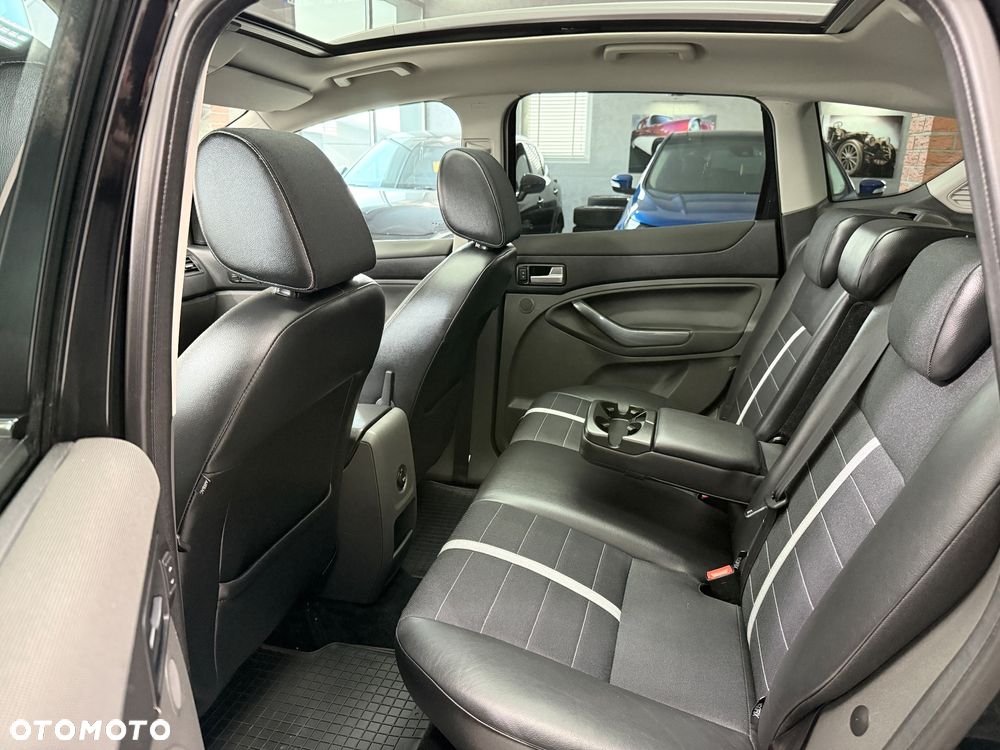 Ford Kuga 2.0 TDCi 2x4 Titanium - 15