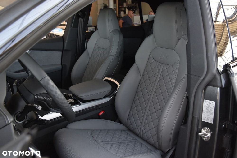 Audi Q8 - 9