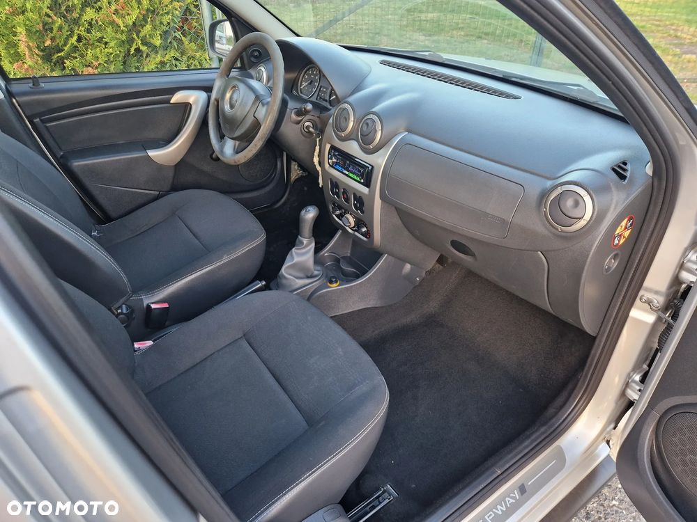Dacia Sandero Stepway 1.6 - 8