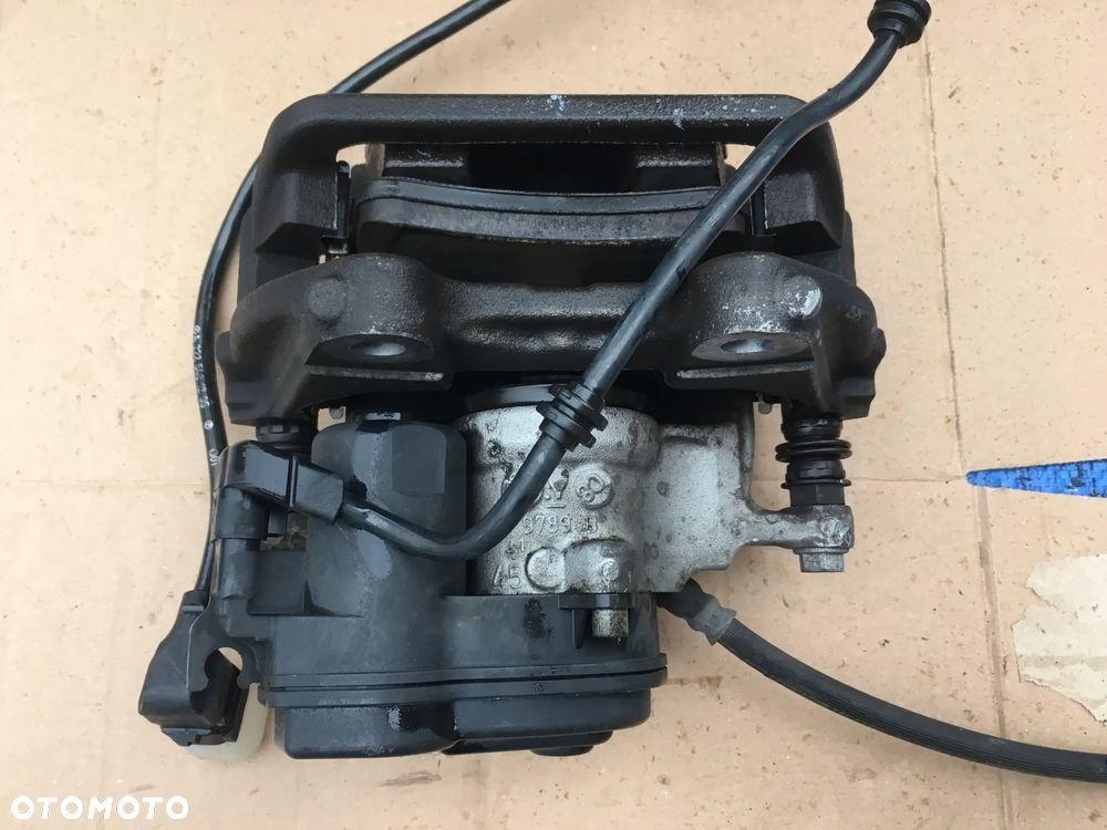 Mercedes S500 S Klasa W222 Lift AMG Zacisk Hamulcowy Tył Lewy Tylny 22243 - 5