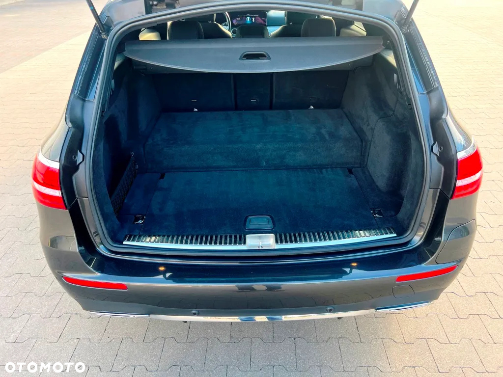 Mercedes-Benz Klasa E 300 de 4Matic T 9G-TRONIC AMG Line - 19