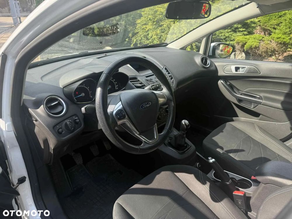 Ford Fiesta - 12