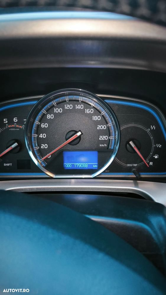 Toyota RAV4 2.2L D-CAT A/T Luxury - 12