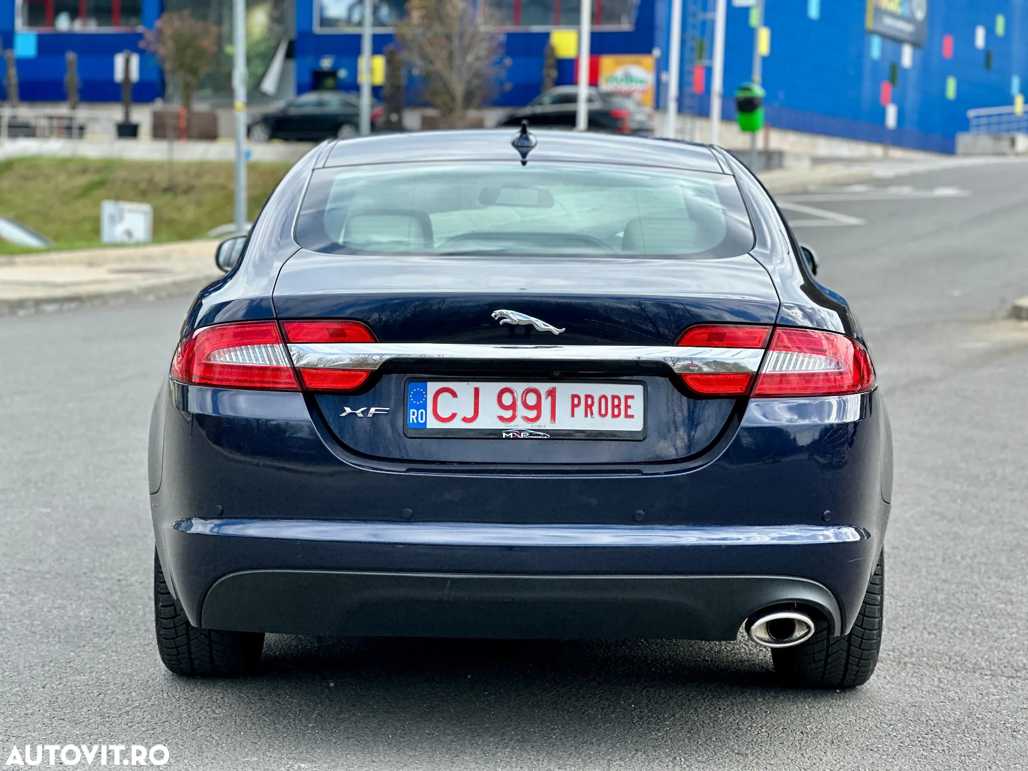 Jaguar XF 2.2D - 9