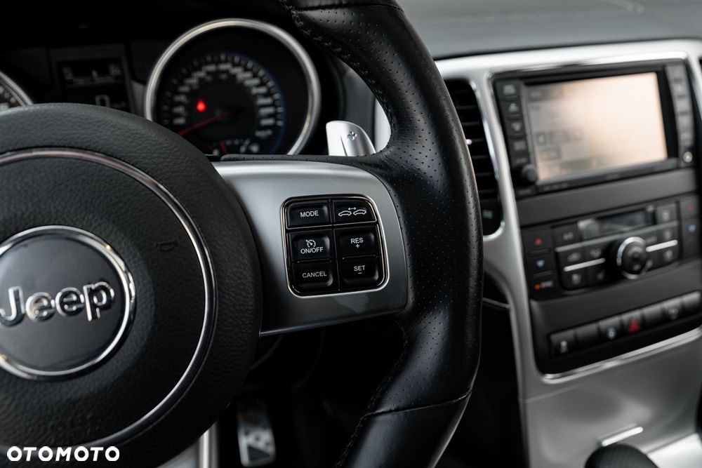 Jeep Grand Cherokee SRT8 - 30