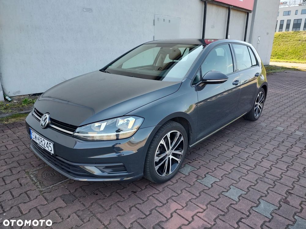 Volkswagen Golf - 6