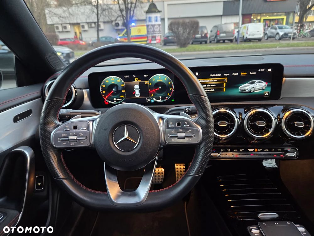 Mercedes-Benz CLA 220 4-Matic AMG Line 7G-DCT - 24