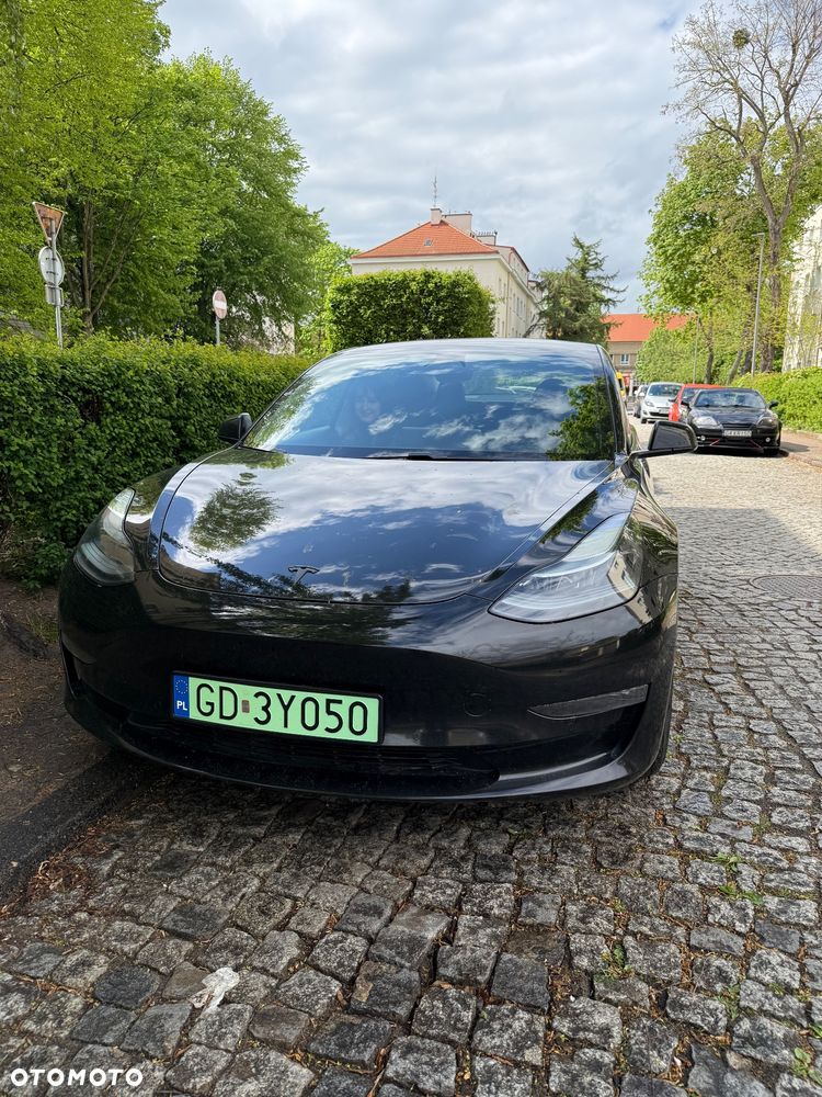 Tesla Model 3 - 1