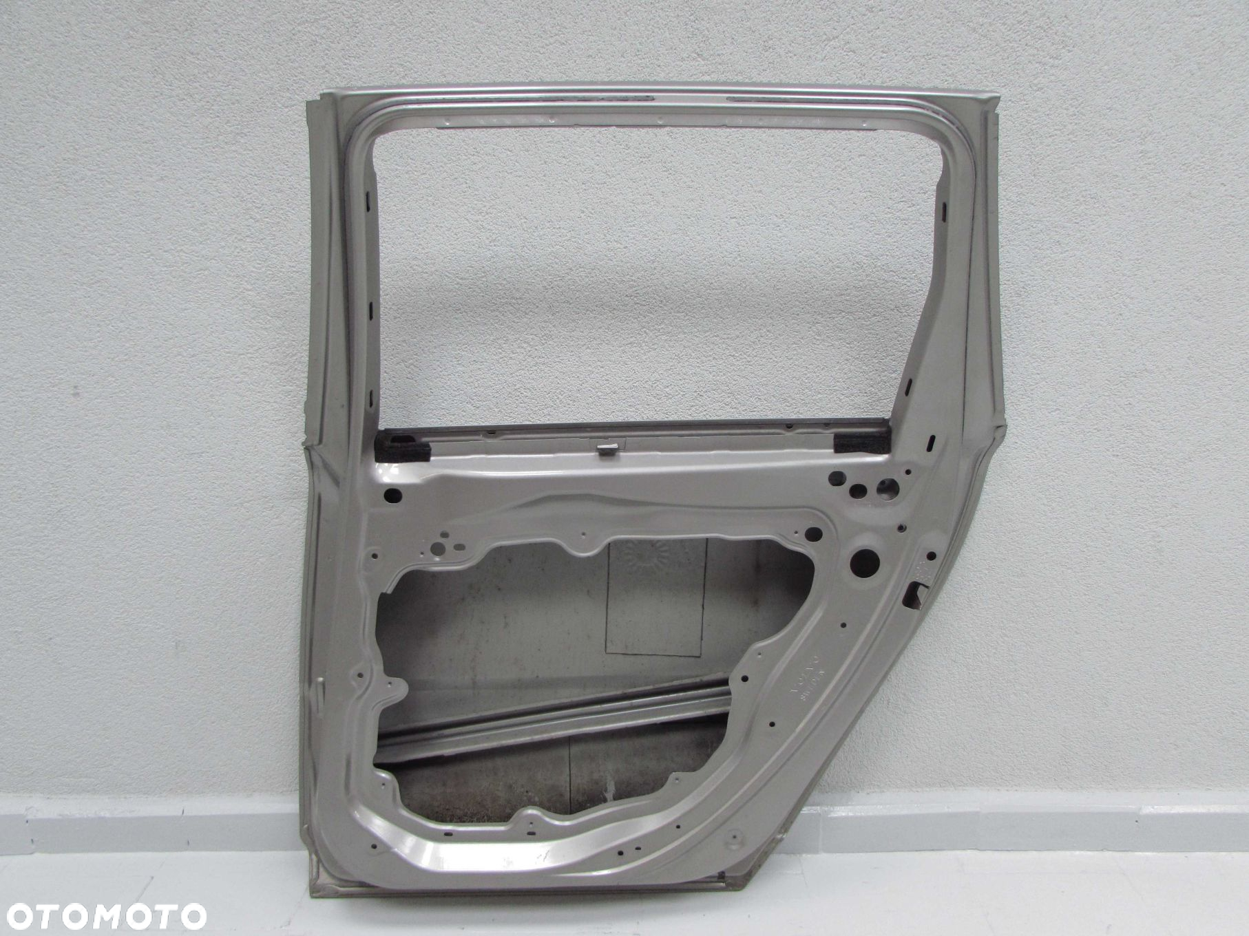 VOLVO V70 III XC70 06-16 DRZWI TYL TYLNE PRAWE DO ZALOZENIA - 9