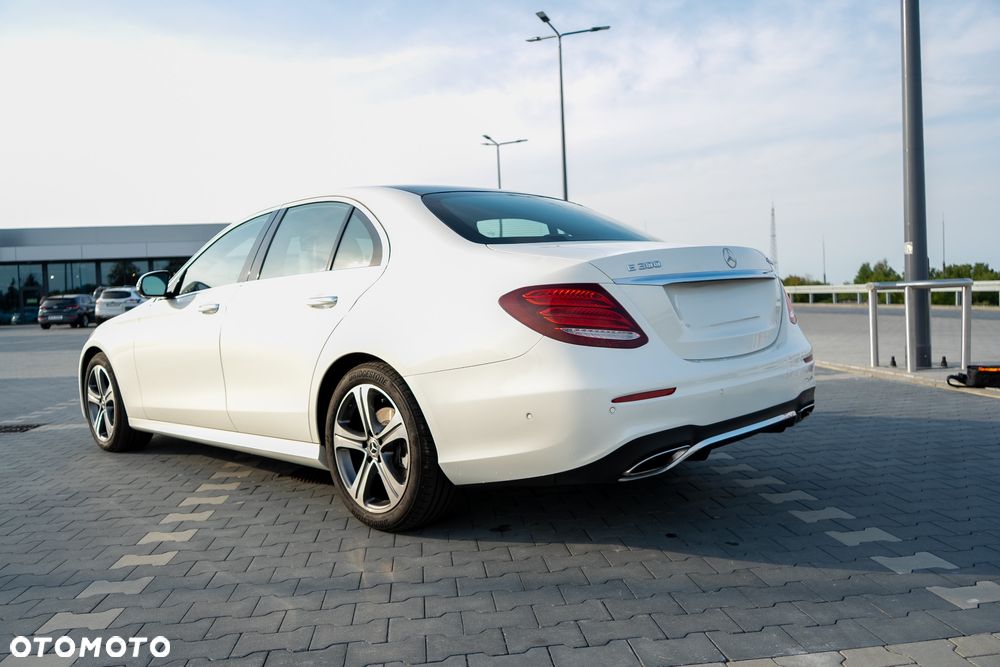 Mercedes-Benz Klasa E - 9