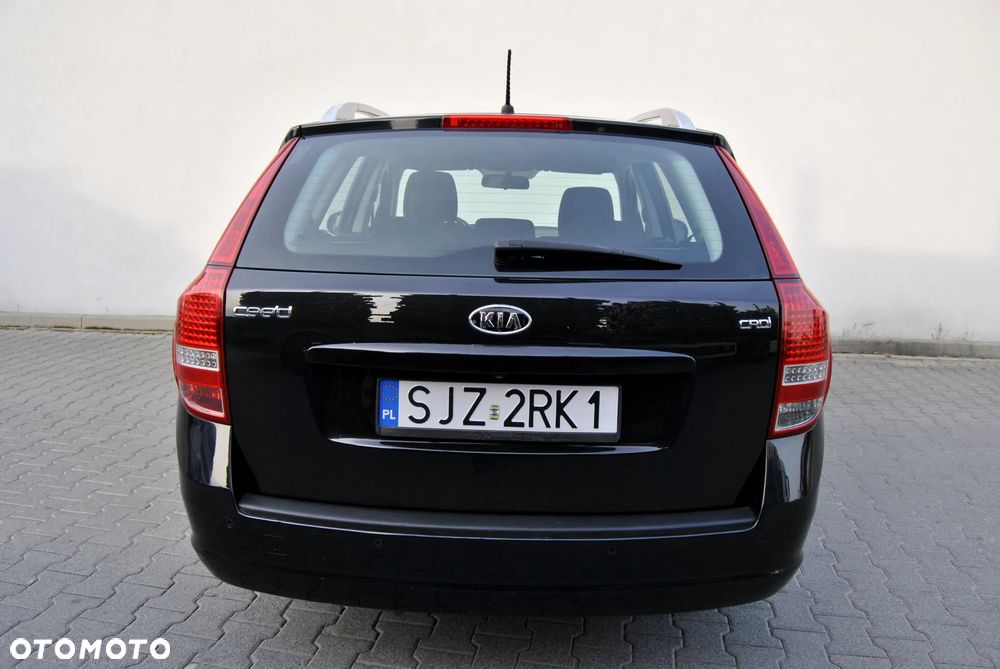 Kia Ceed - 13