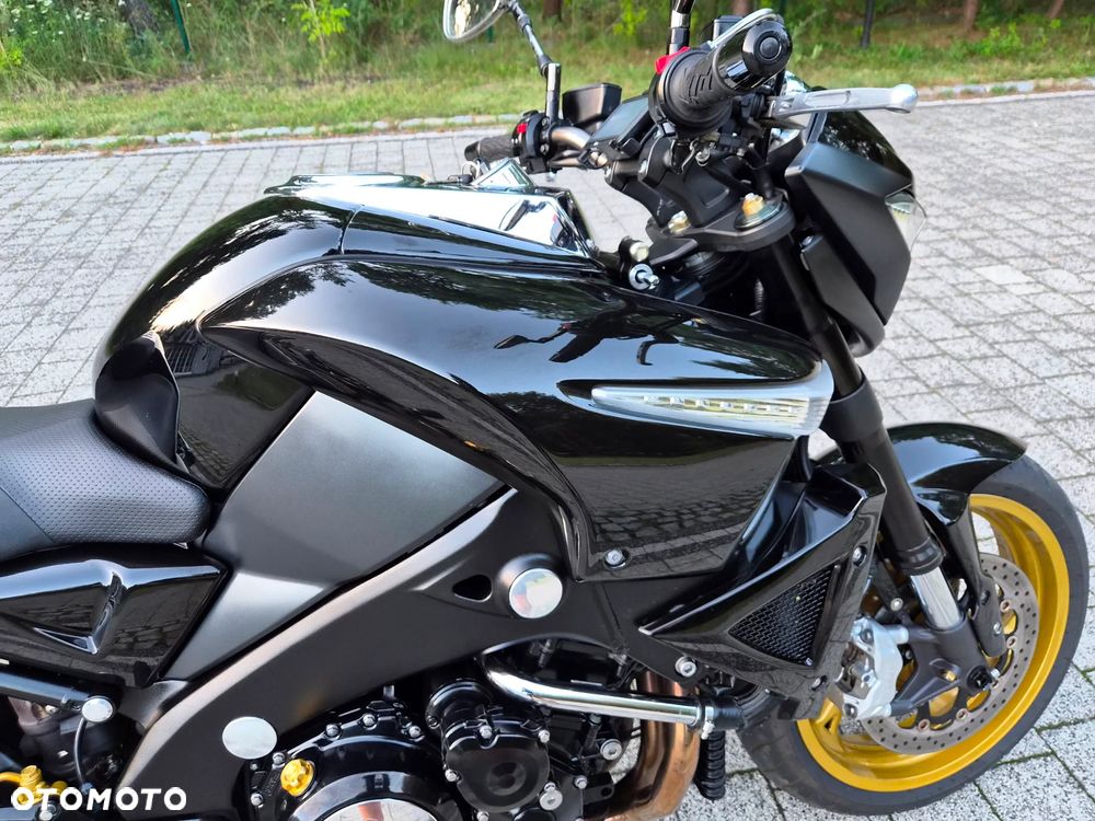 Suzuki GSX - 22