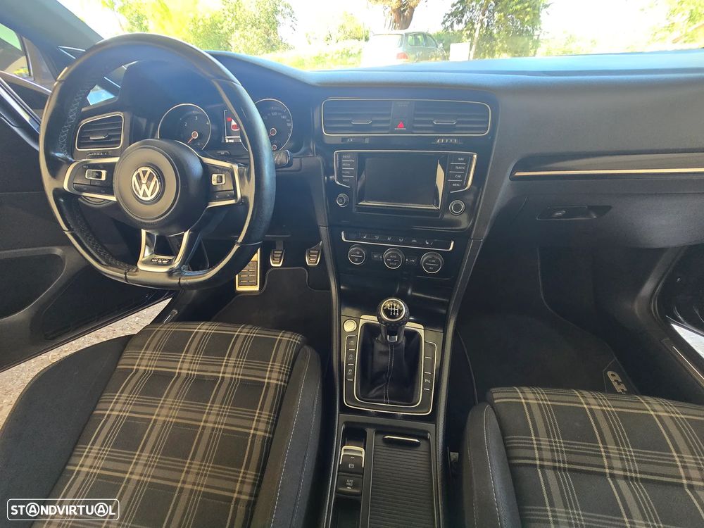 VW Golf GTD BlueMotion - 5