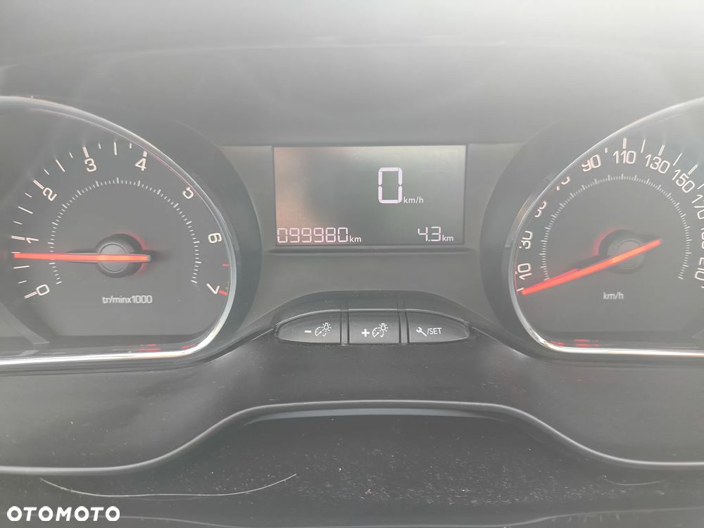 Peugeot 208 PureTech 82 Active - 22