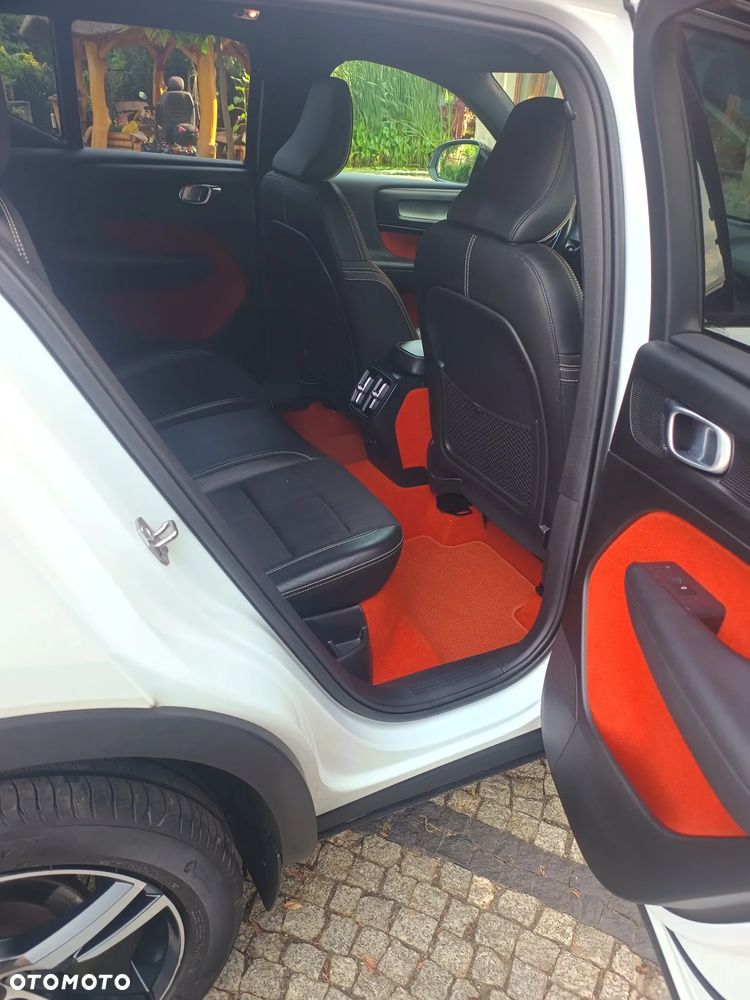 Volvo XC 40 D4 AWD R-Design - 14