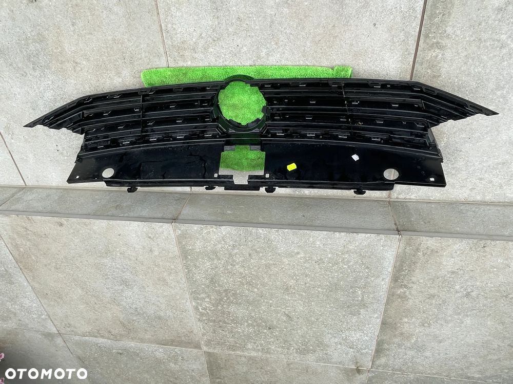 Grill atrapa VW Passat B8 - 6