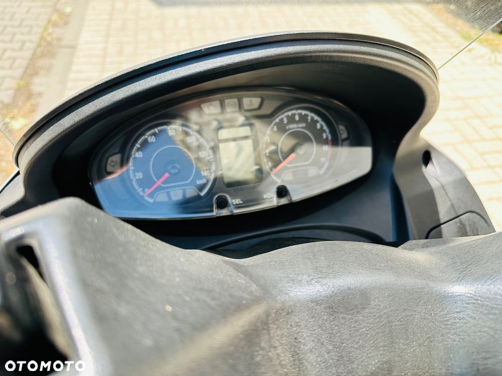 Suzuki Burgman - 15