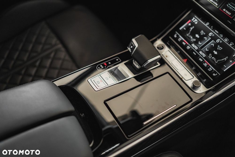 Audi A8 - 12