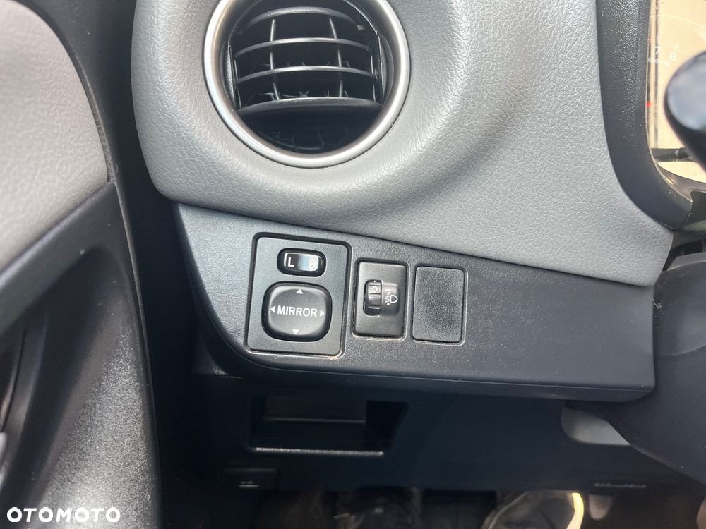 Toyota Yaris 1.0 VVT-i Comfort mit Design-Paket - 16