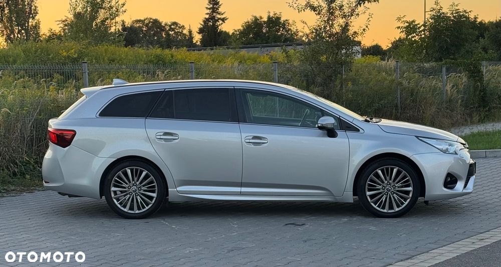 Toyota Avensis 1.8 Executive - 7