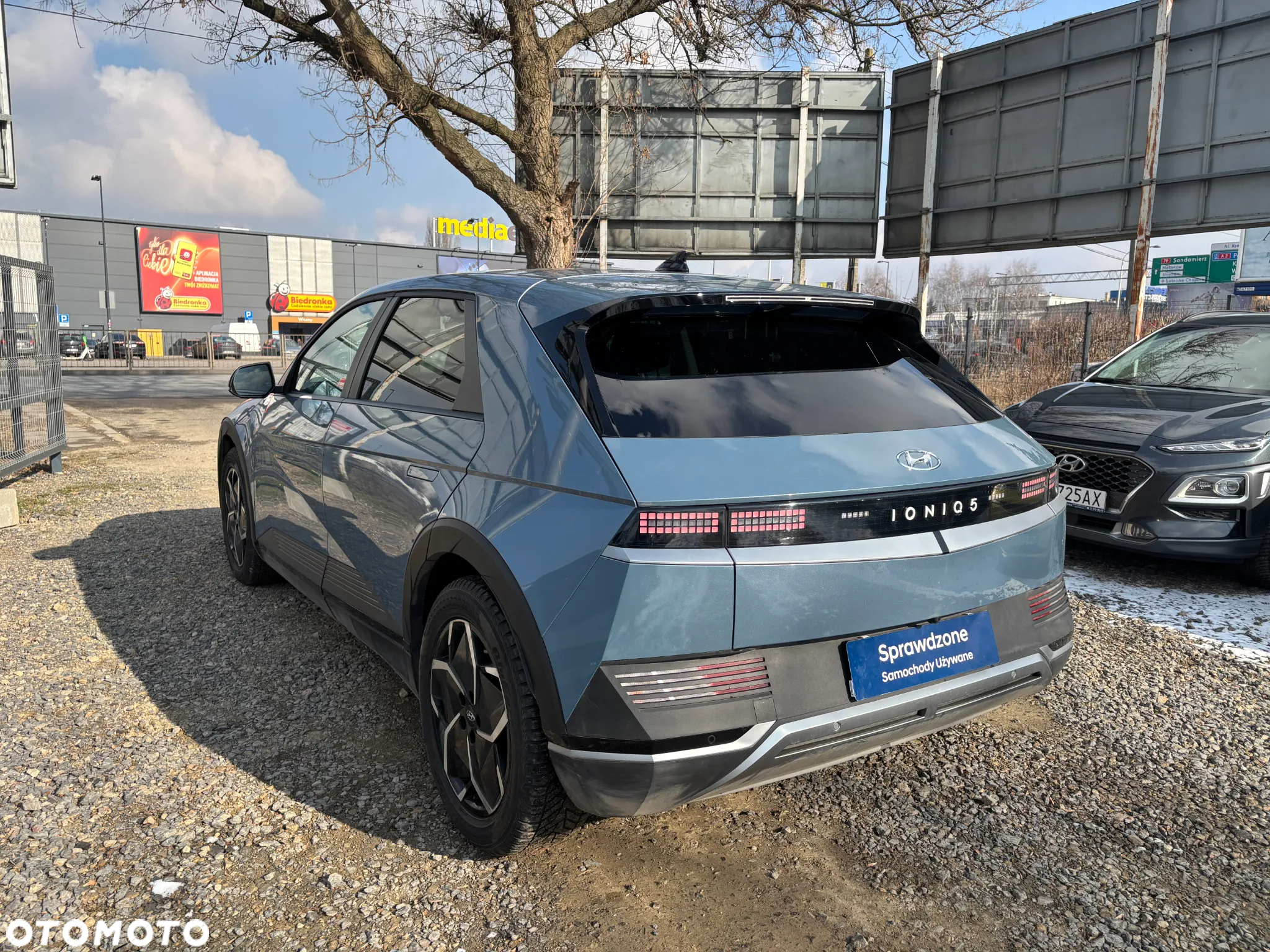 Hyundai IONIQ - 3