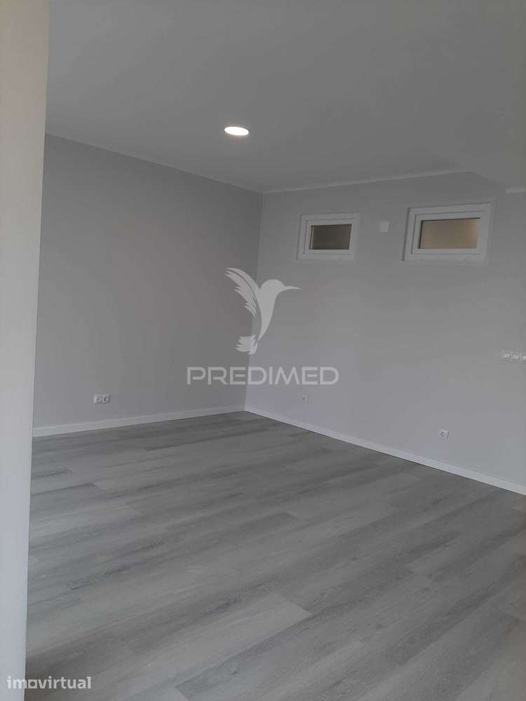 Apartamento T2, remodelação moderna a estrear, edificio com duas fr... - Grande imagem: 2/19