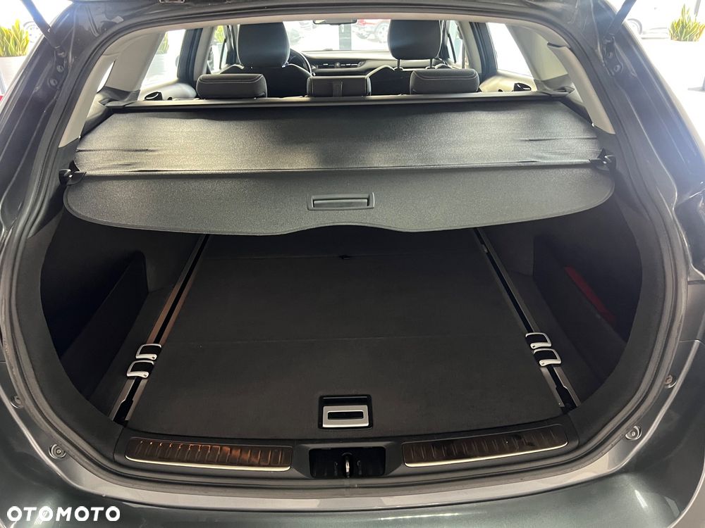 Toyota Avensis - 26