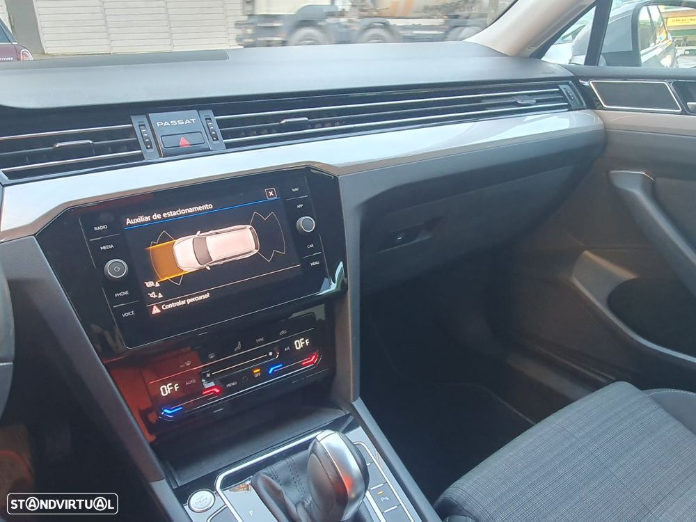 VW Passat Variant 2.0 TDI Business DSG - 8