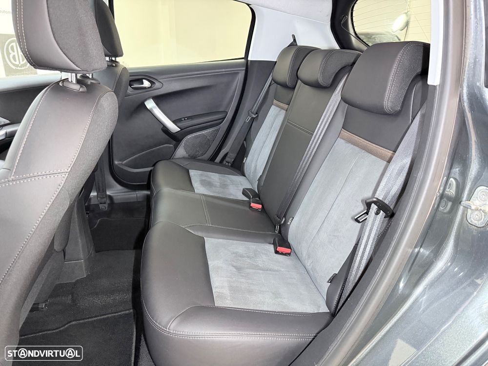 Peugeot 208 1.2 PureTech Allure EAT6 - 18