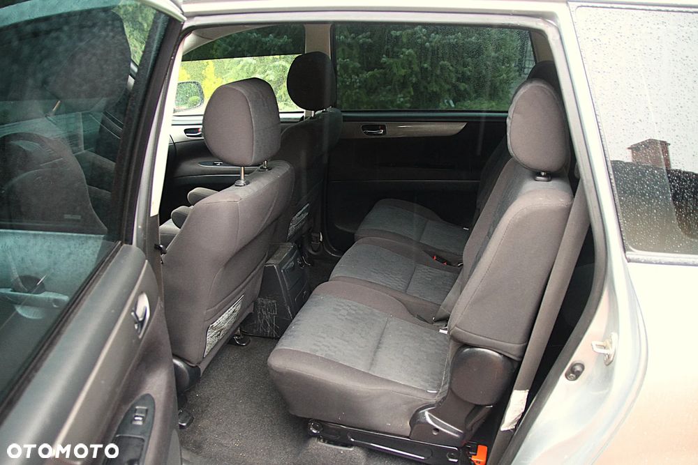 Toyota Avensis Verso D-4D Sol - 28