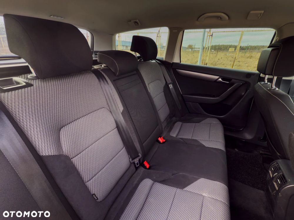 Volkswagen Passat 2.0 TDI Comfortline DSG - 8