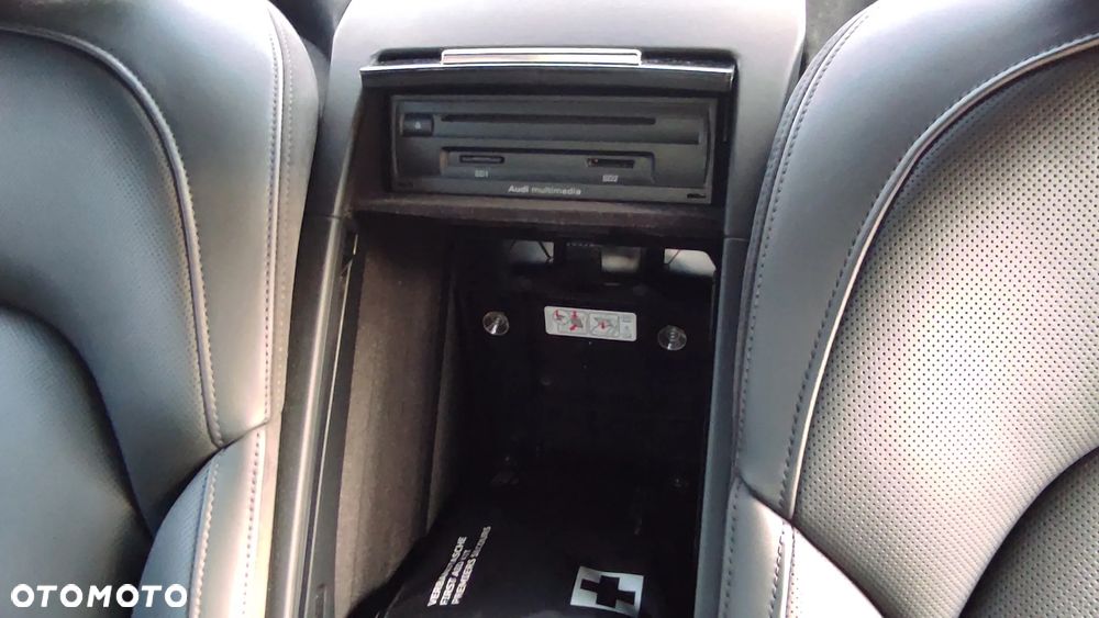 Audi A8 4.2 TDI DPF (clean diesel) quattro tiptronic Lang - 27