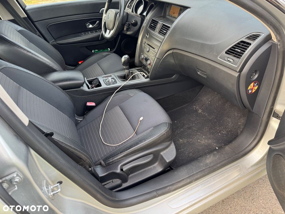 Renault Latitude 2.0 dCi Privilege - 17