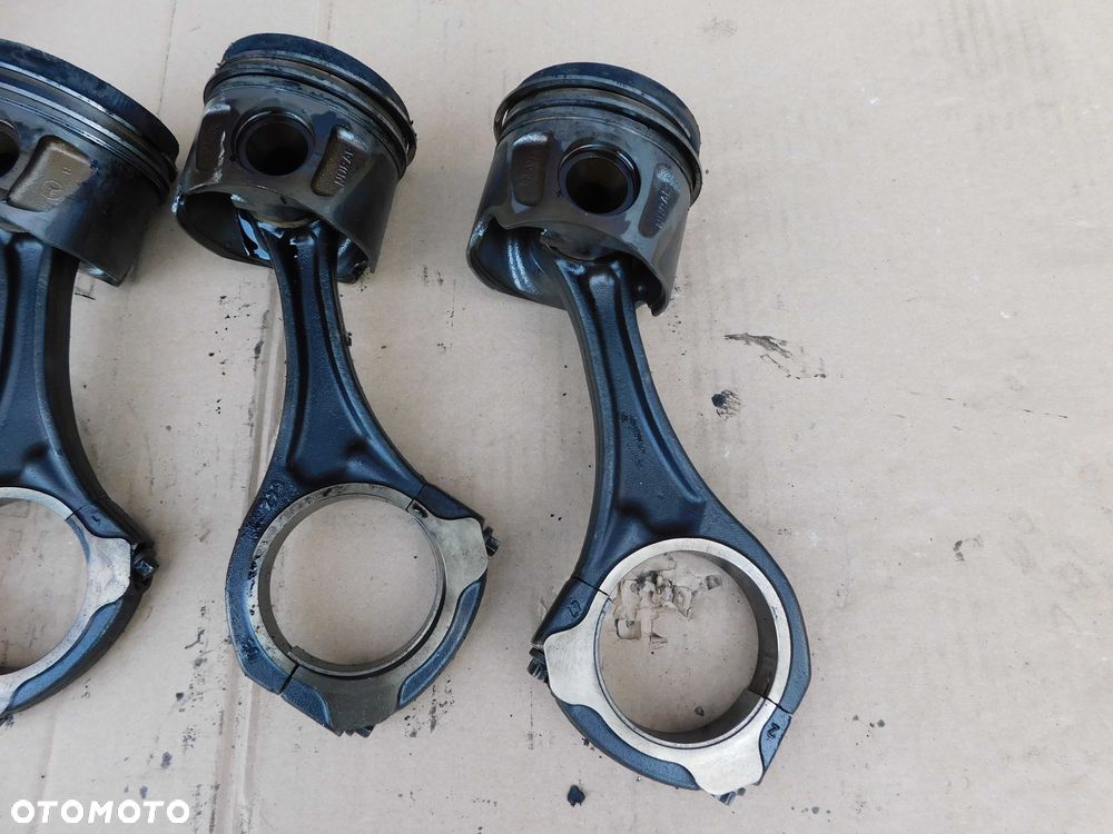 Mercedes Sprinter 906 3.0 V6 tłok + korbowód - komplet ładny - 2