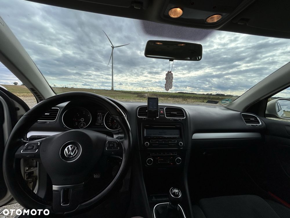 Volkswagen Golf - 6