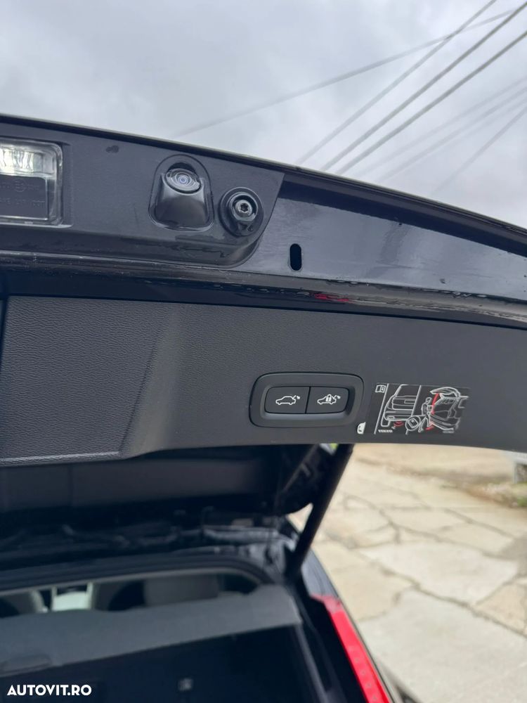 Volvo XC 40 D3 AWD Momentum Pro - 4