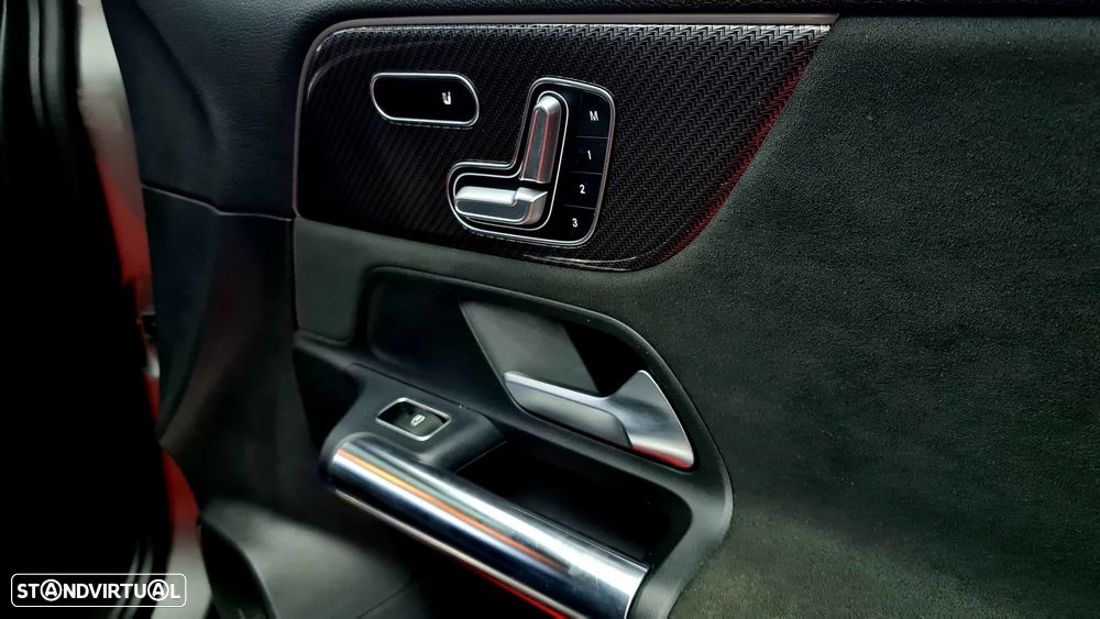 Mercedes-Benz GLA 200 d AMG Line - 24