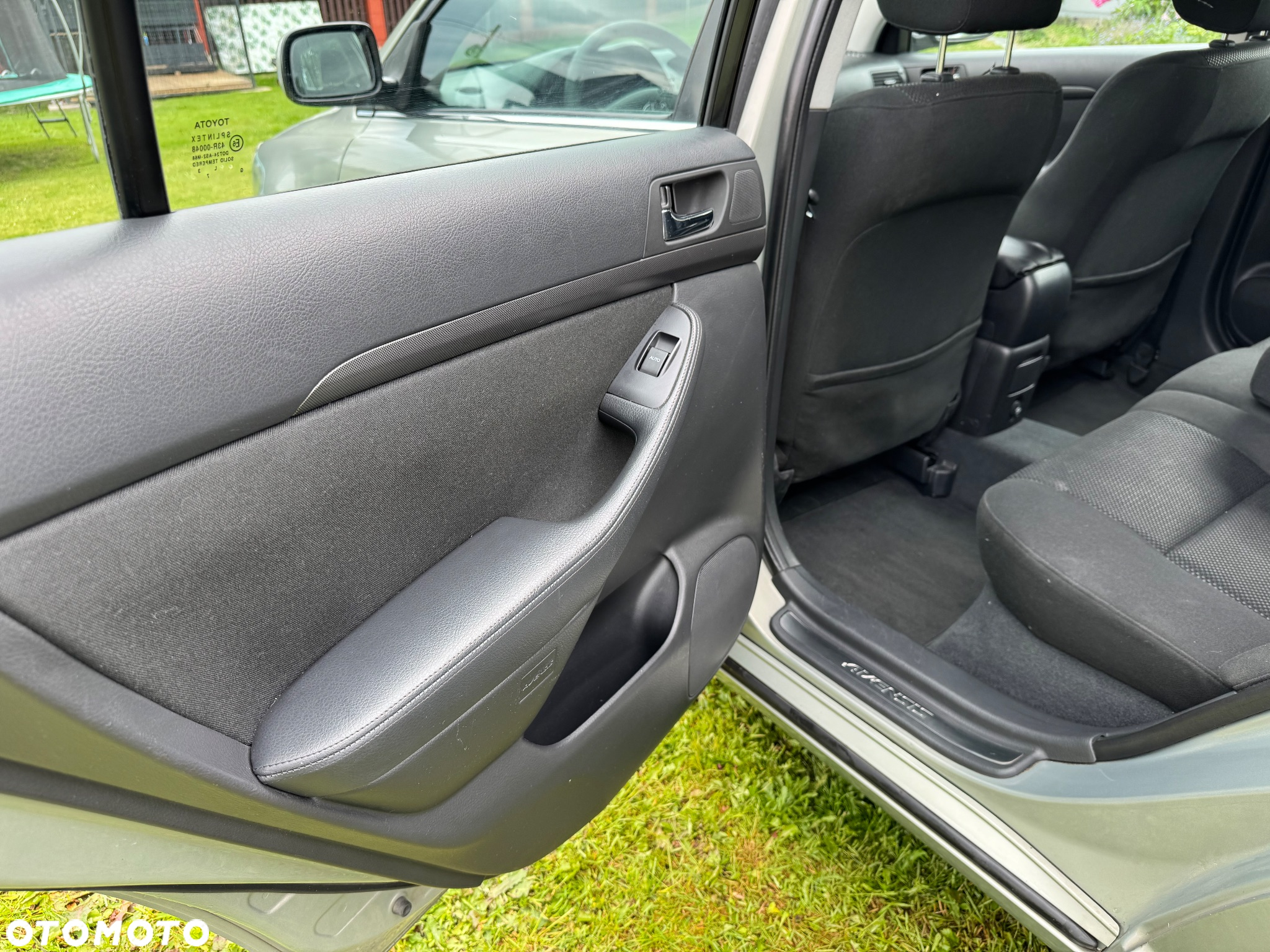 Toyota Avensis 2.0 D-4D Combi - 14