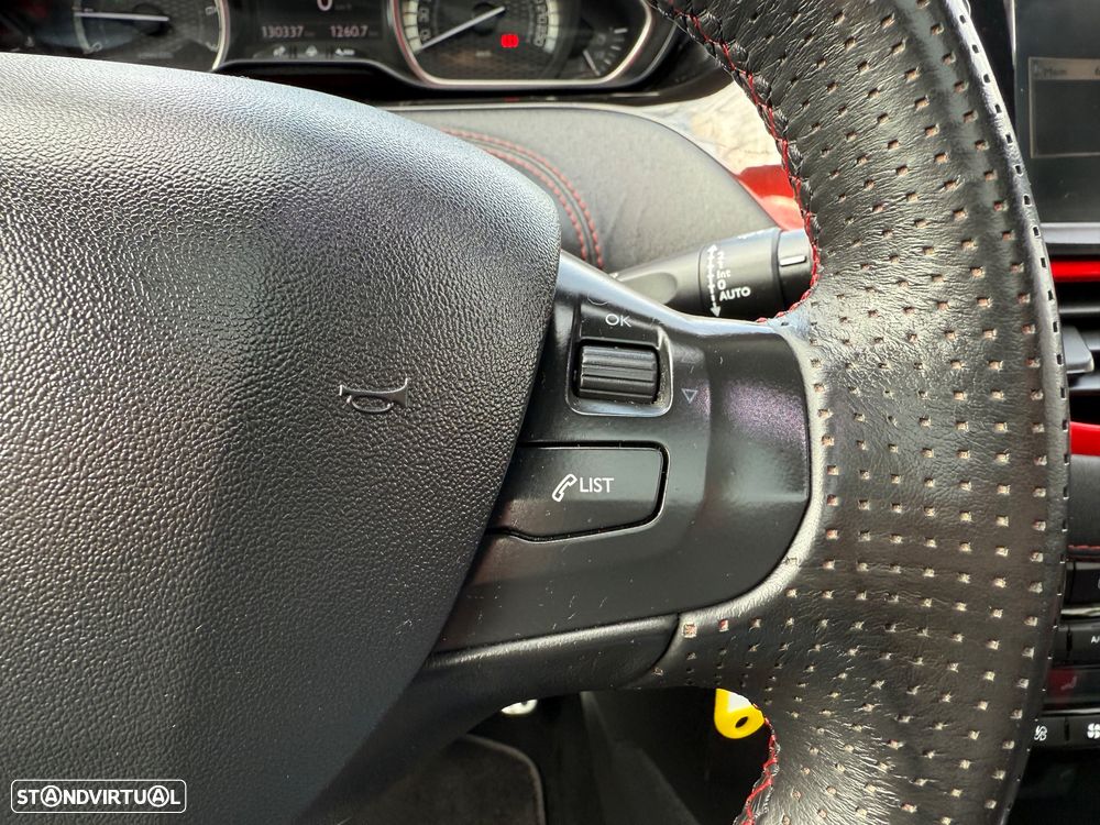 Peugeot 208 GTI 200 THP - 26