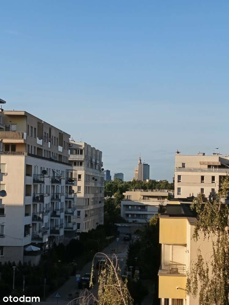 Zamknięte osiedle z parkiem i boiskiem | Widok na PKiN | Woronicza 78