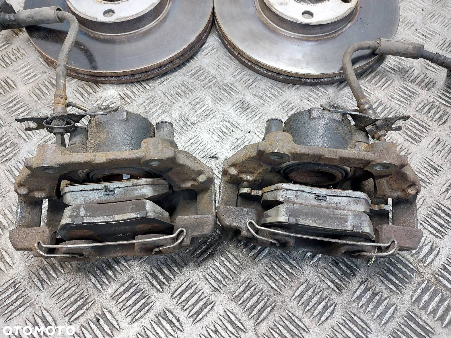 TARCZE HAMULCOWE PRZÓD + KLOCKI + ZACISKI VOLKSWAGEN PASSAT B5 1.9 TDI - 3