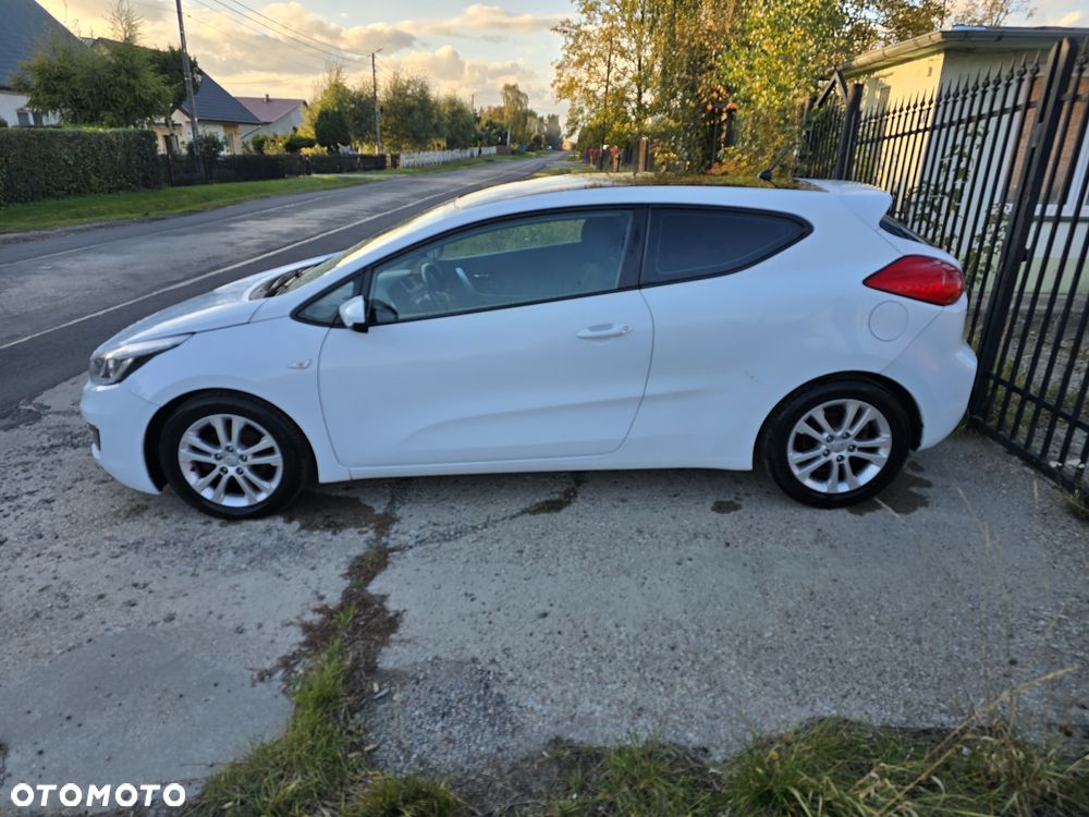 Kia Ceed - 8
