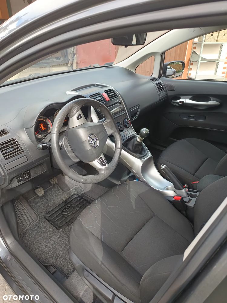 Toyota Auris 1.33 VVT-i Life Comfort - 10