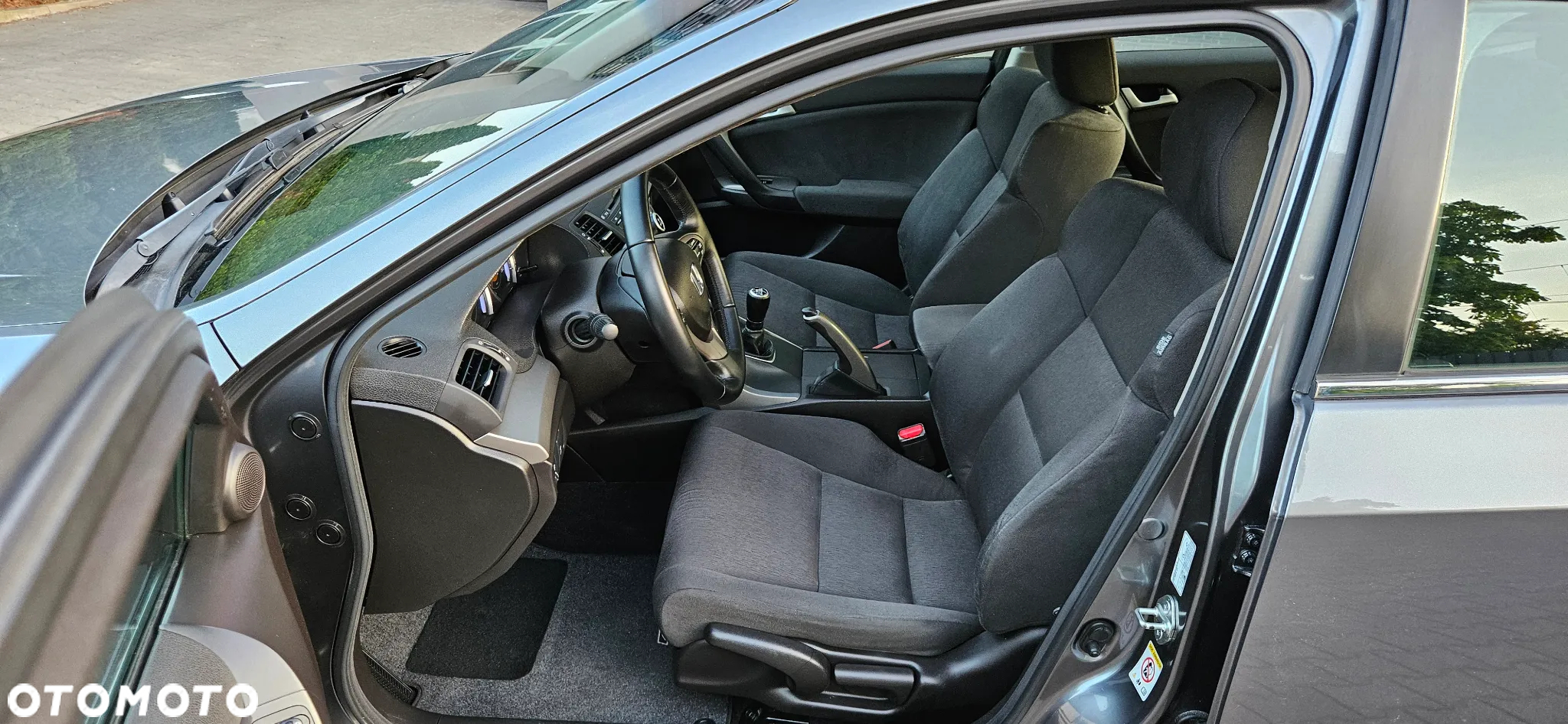 Honda Accord 2.0 Elegance 50 Jahre Edition - 16