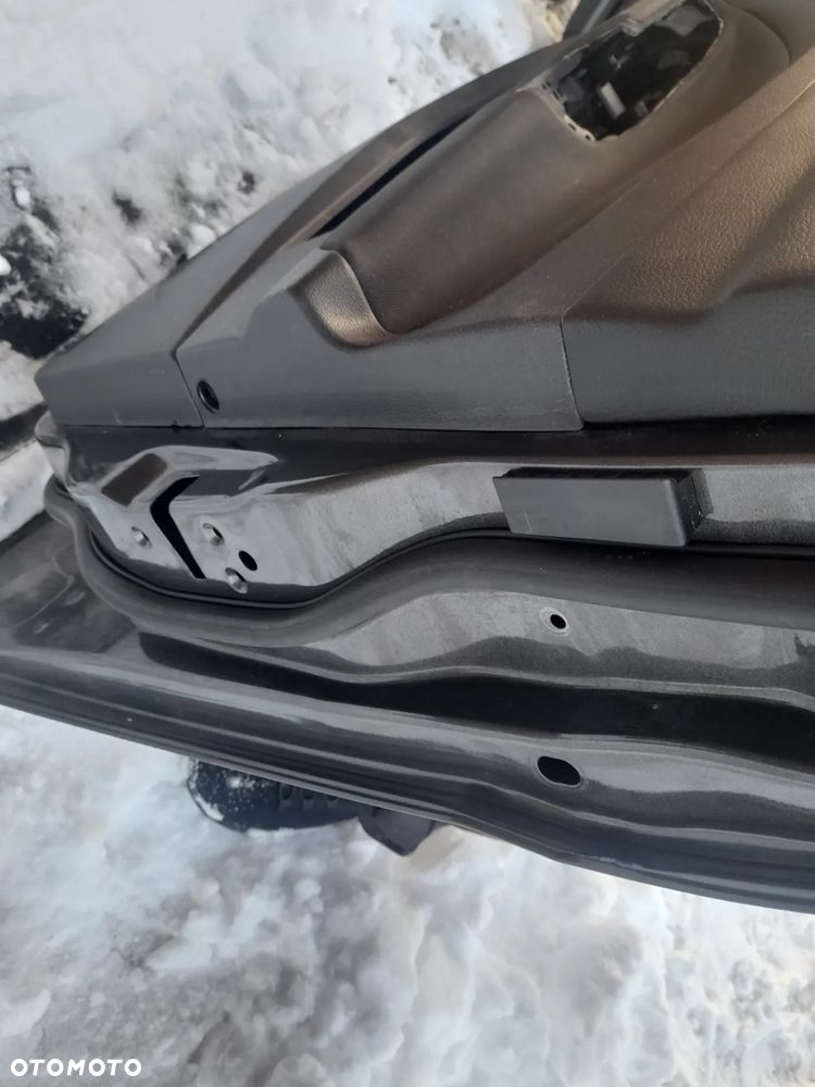 Drzwi prawe przód przednie Ford C-Max II MK2 lift kod lakieru BE - 11
