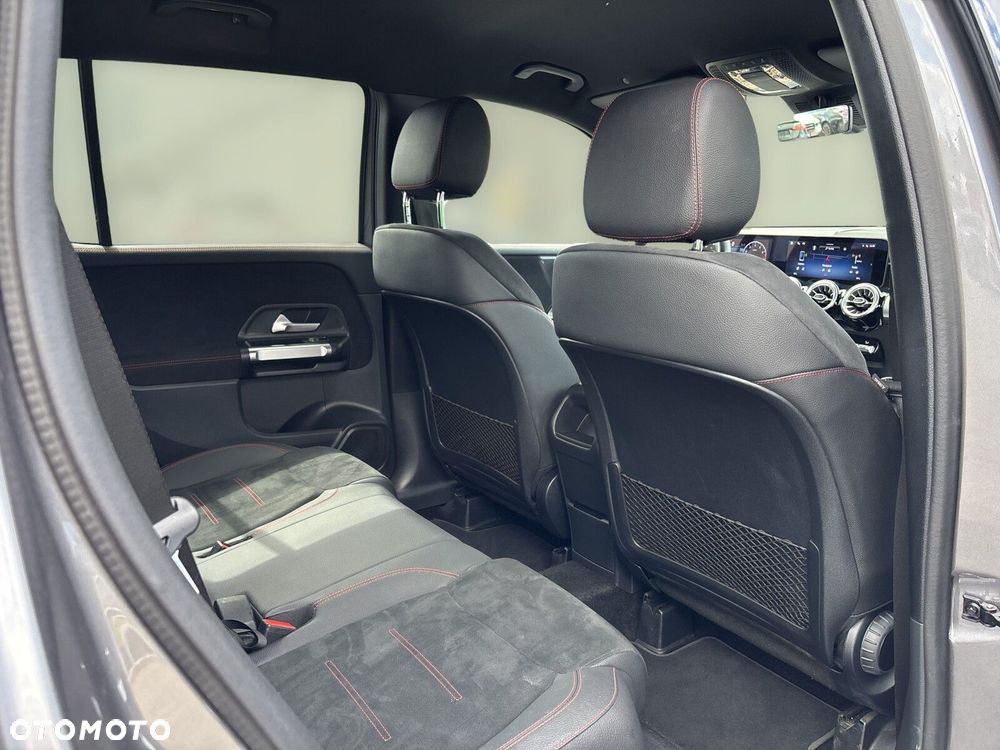 Mercedes-Benz GLB - 21