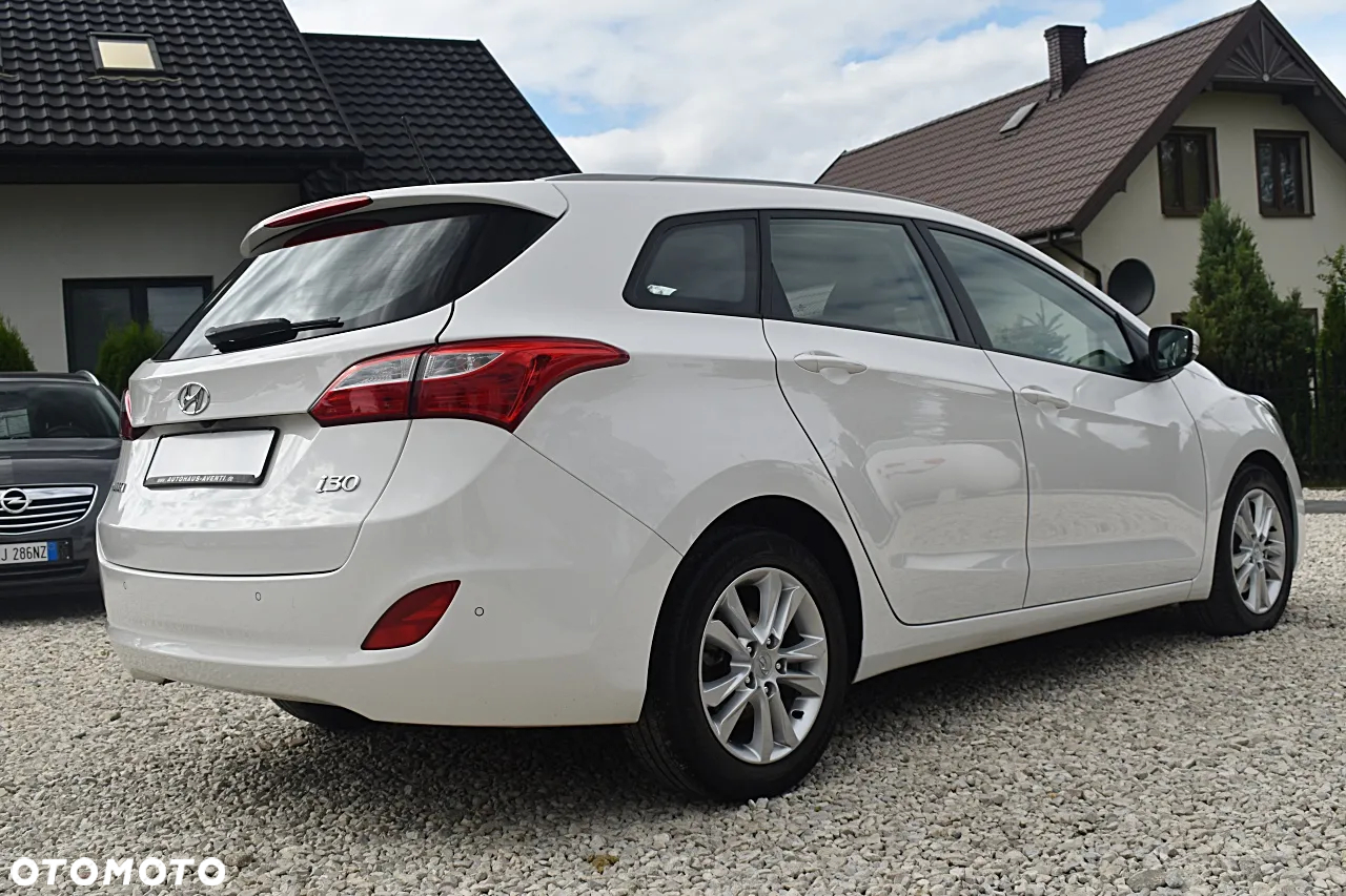 Hyundai i30 1.6 D Premium - 8