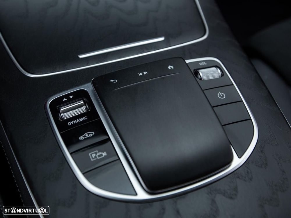 Mercedes-Benz E 300 de 4Matic 9G-TRONIC AMG Line - 26