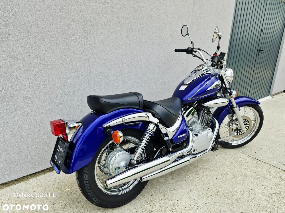 Suzuki Intruder - 32